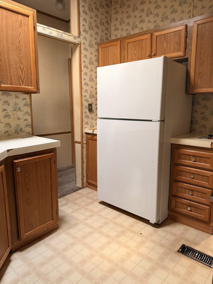 821 Schoolcrest Ave #2 - Photo 3 of 19
