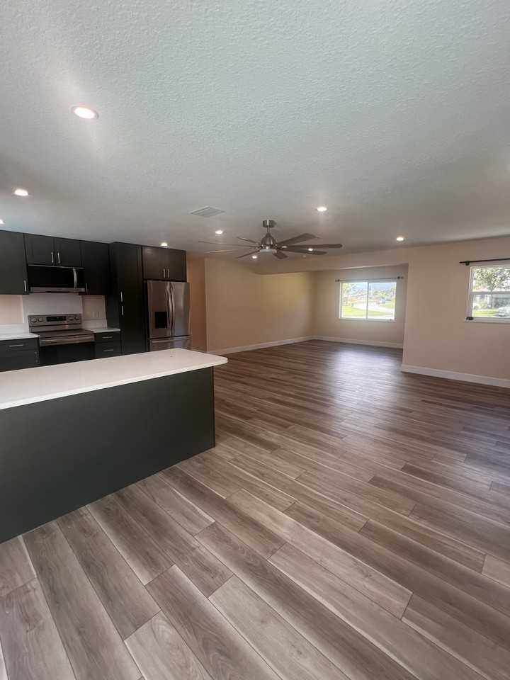 511 Palm Ave #1 - Photo 2 of 20