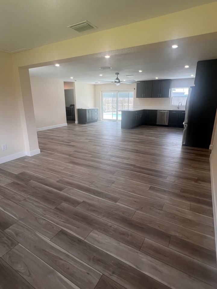 511 Palm Ave #1 - Photo 3 of 20