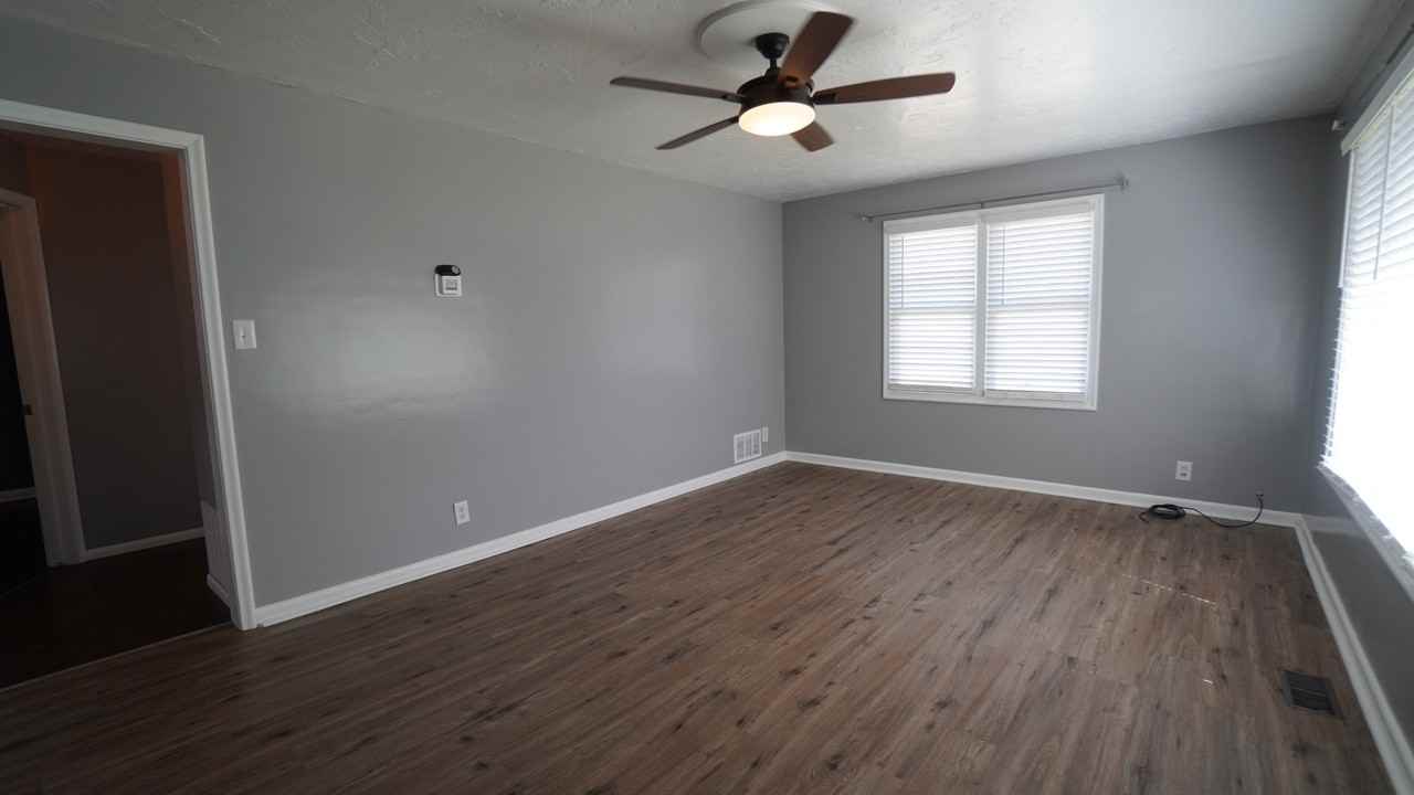 2610 E Ave - Photo 3 of 27