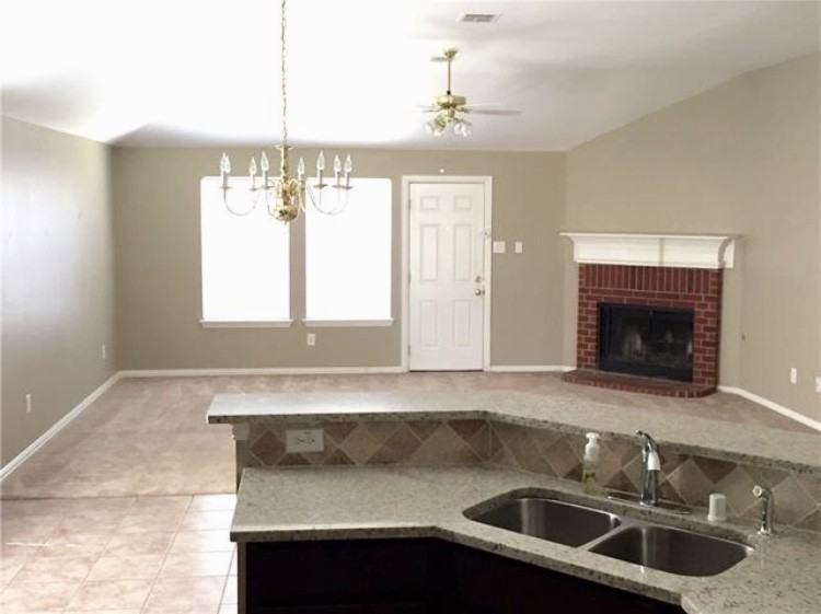 5525 Overland Dr - Photo 2 of 17