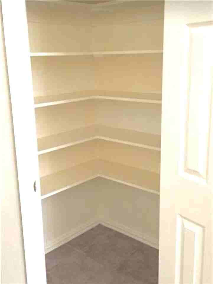 5525 Overland Dr - Photo 7 of 17