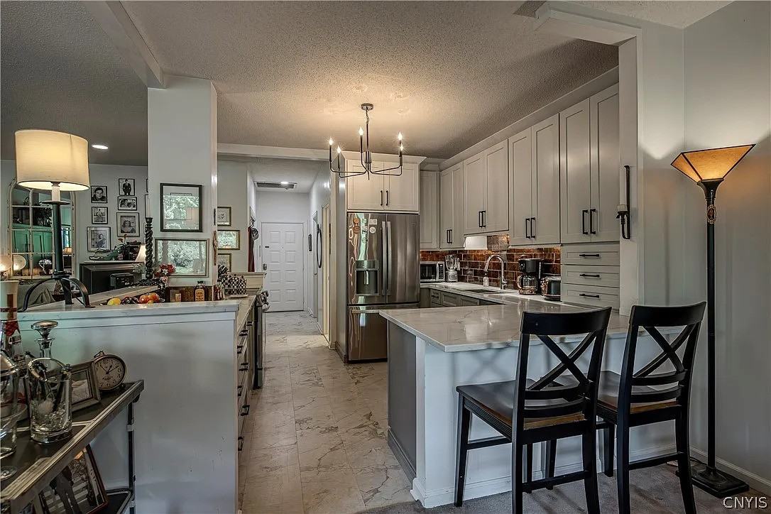 10 Foery Dr #302 - Photo 4 of 21