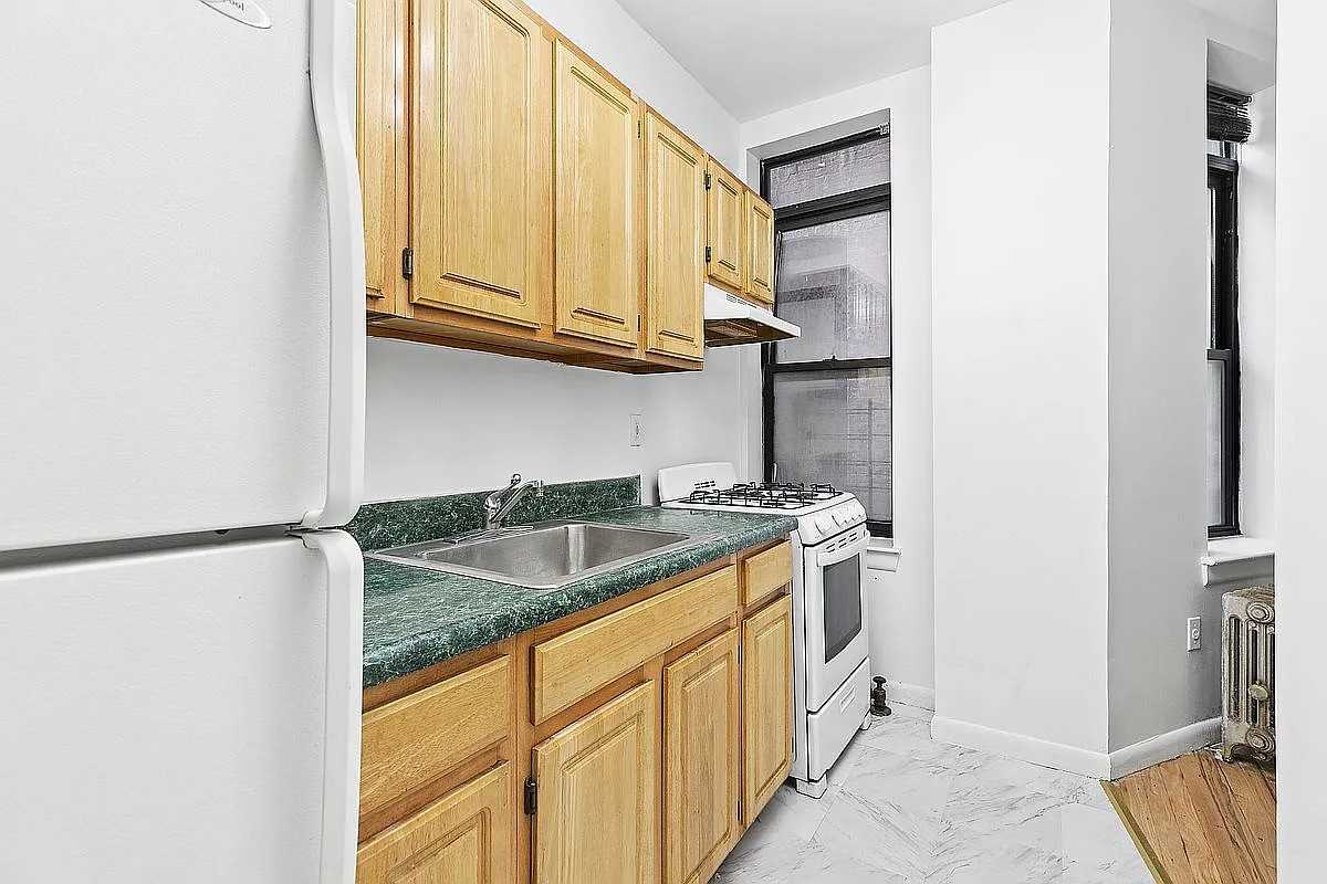 15 Saint Nicholas Ave #2G - Photo 2 of 8