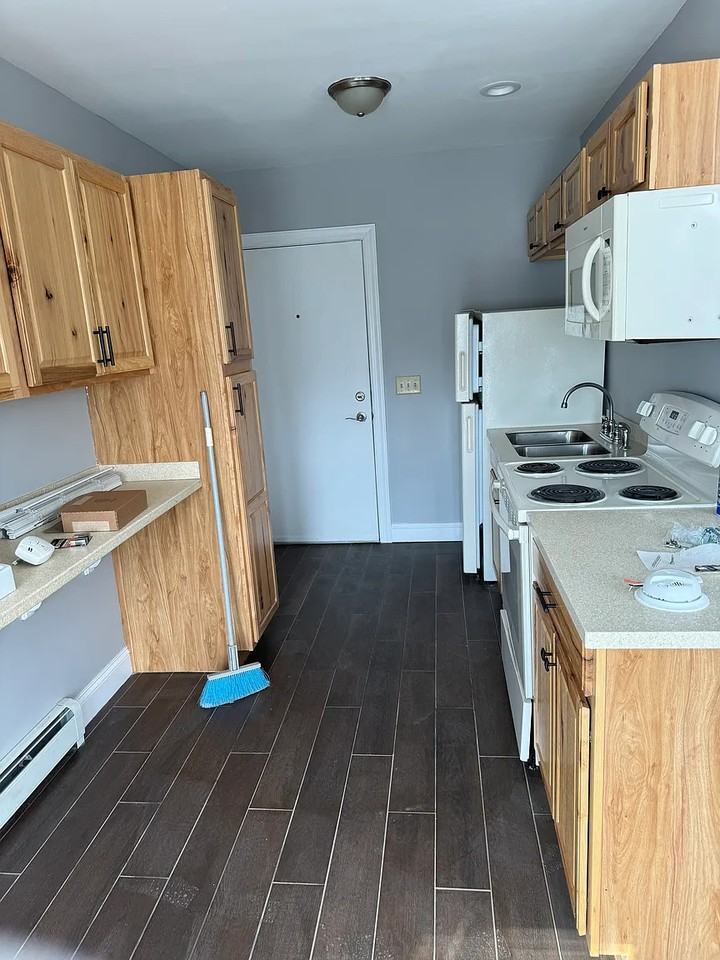 344 Washington Ave #7 - Photo 3 of 7