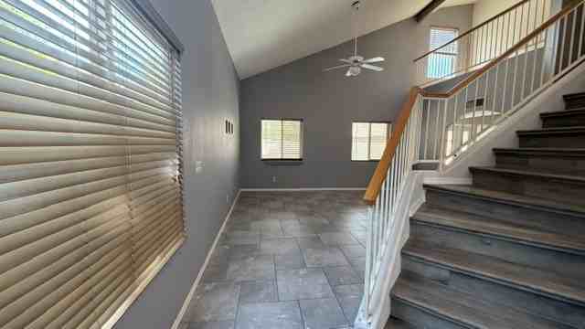 11321 W Loren Ln - Photo 2 of 25