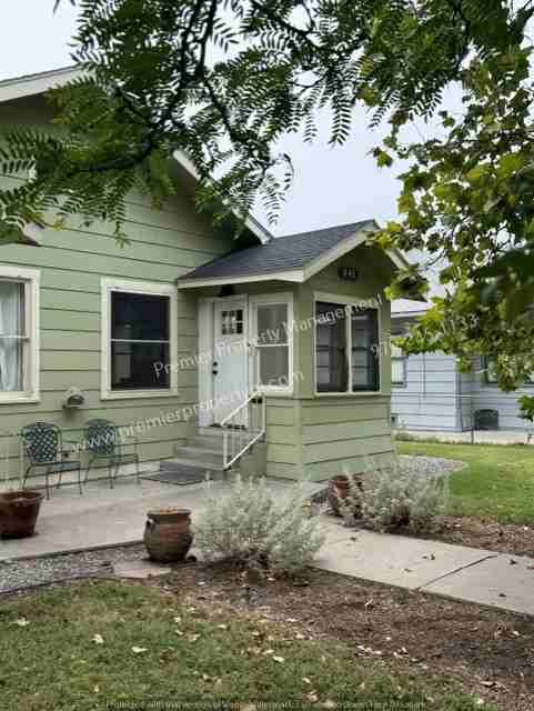945 Colorado Ave - Photo 2 of 31