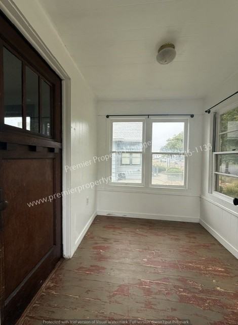 945 Colorado Ave - Photo 3 of 31