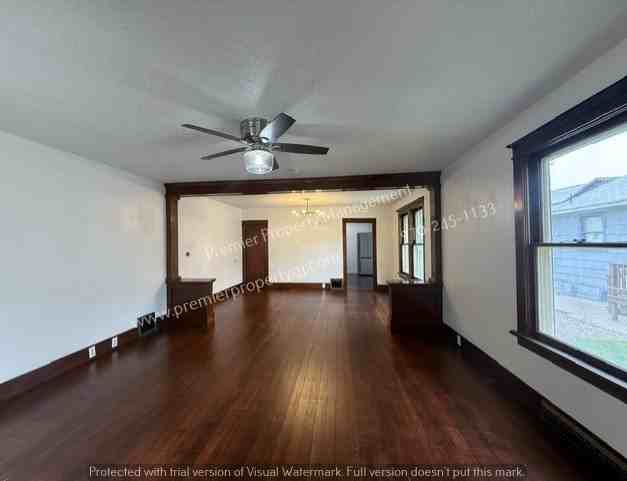 945 Colorado Ave - Photo 4 of 31