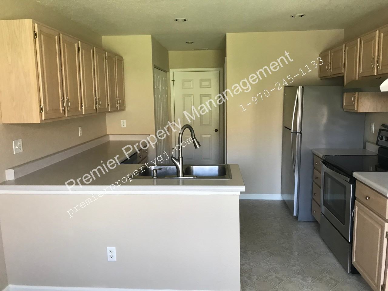 526 Rado Dr - Photo 3 of 11