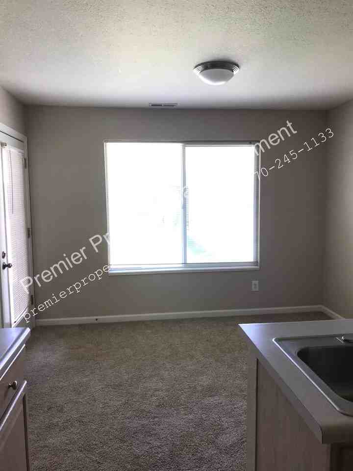 526 Rado Dr - Photo 5 of 11