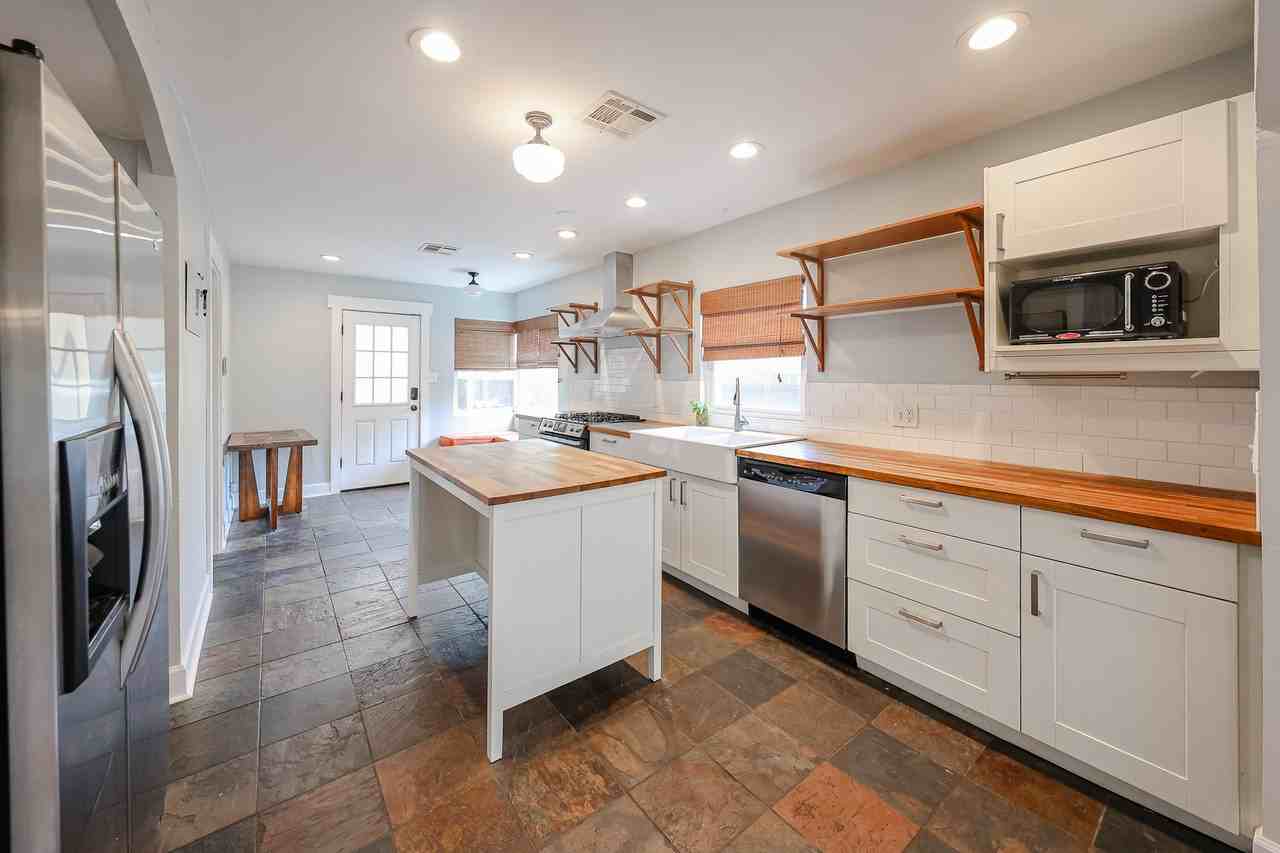 724 E Portland St - Photo 2 of 50