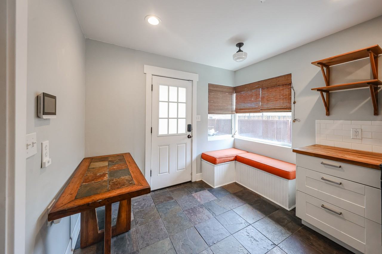 724 E Portland St - Photo 5 of 50
