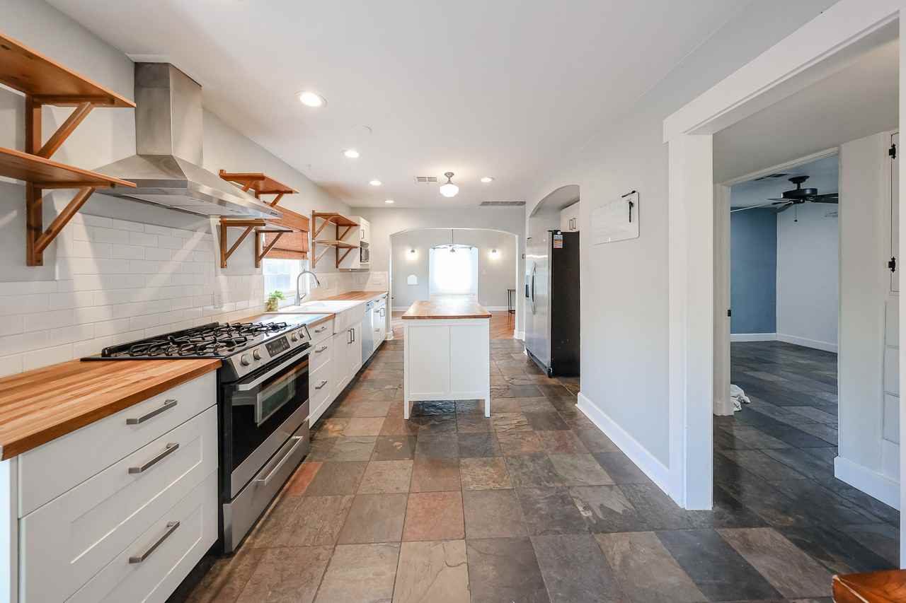 724 E Portland St - Photo 6 of 50