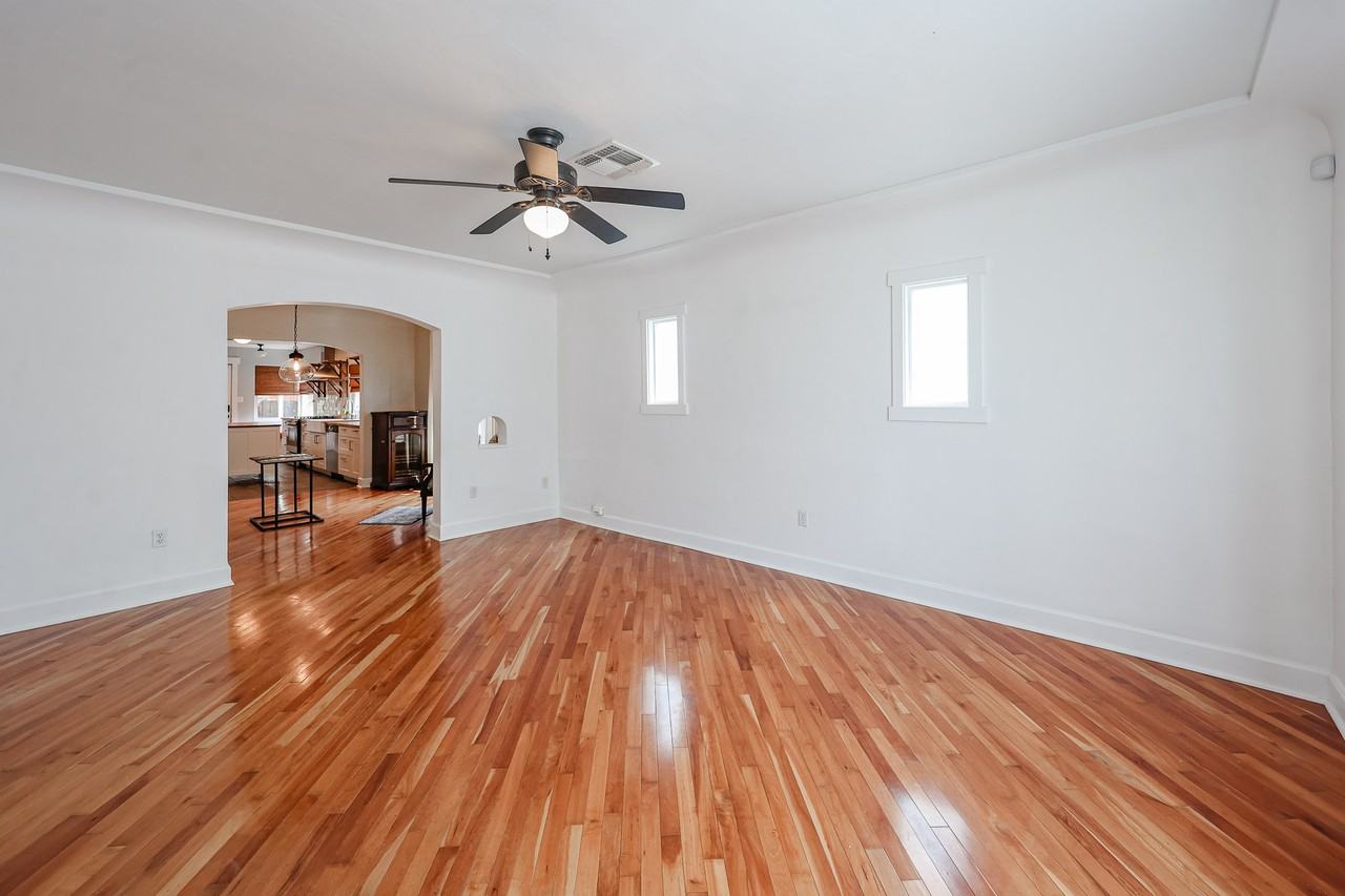724 E Portland St - Photo 3 of 50
