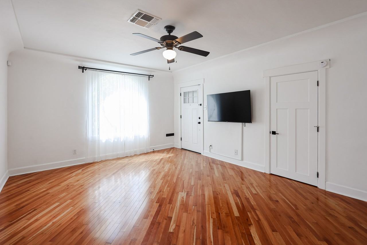 724 E Portland St - Photo 5 of 50