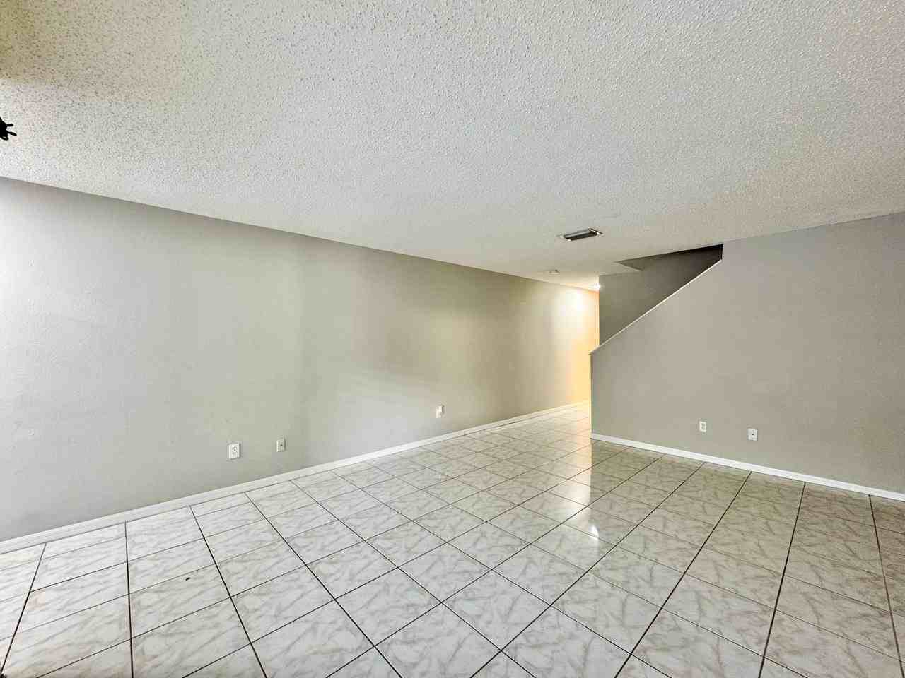 10823 Brickside Ct - Photo 5 of 36