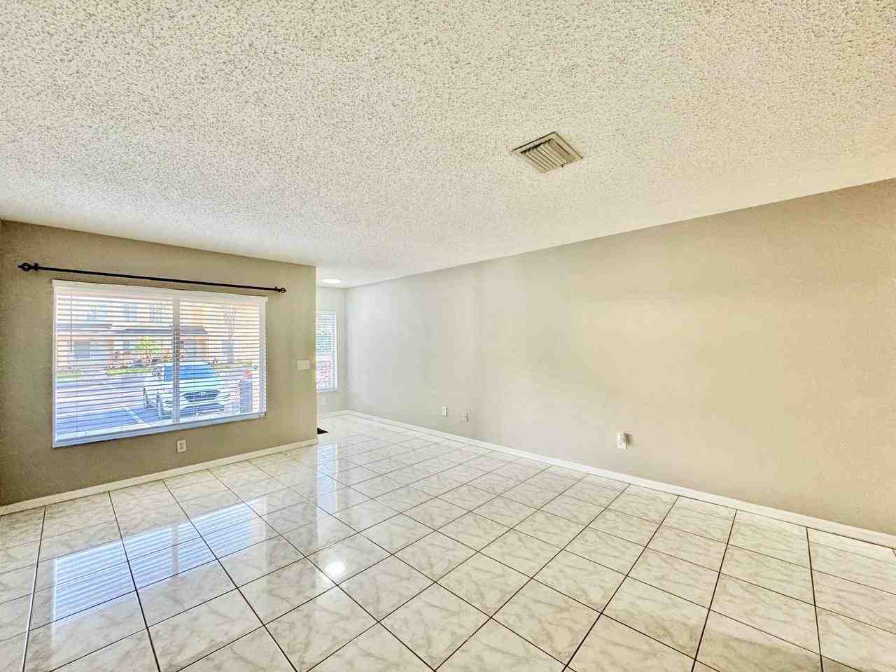 10823 Brickside Ct - Photo 6 of 36