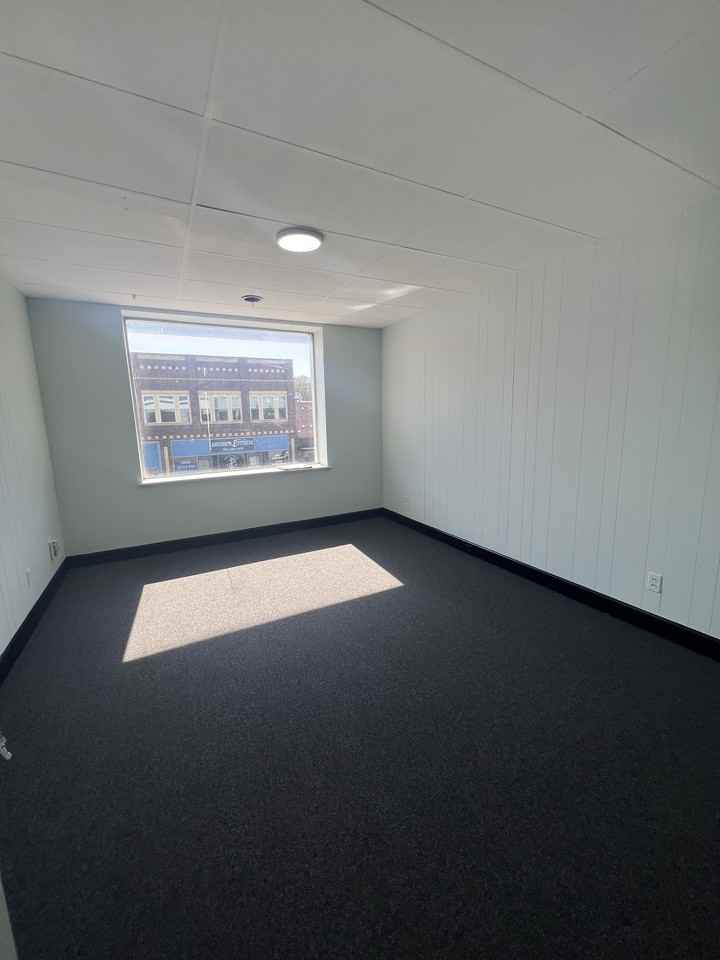 3 1015A Roanoke Ave #3 - Photo 2 of 3
