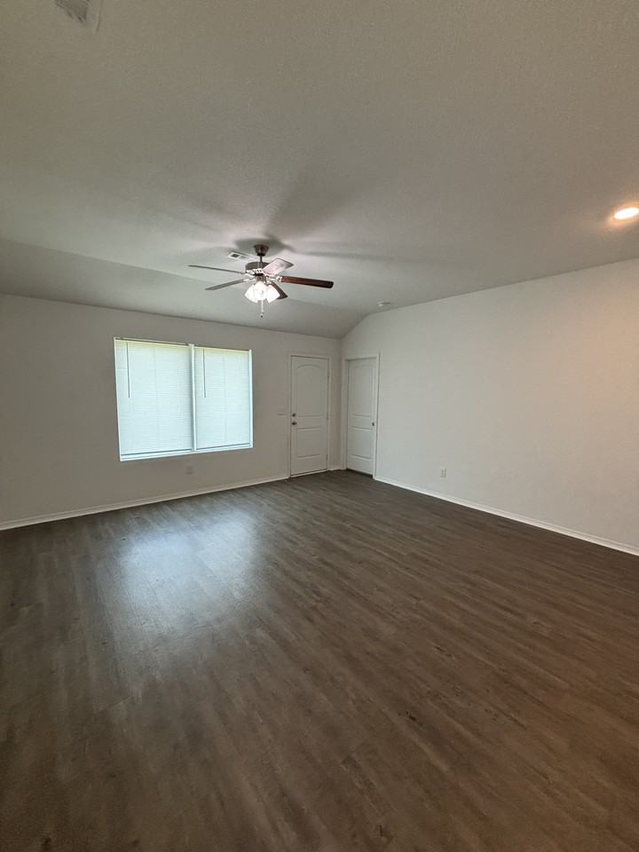 70 Kinley Brook Ln - Photo 4 of 19