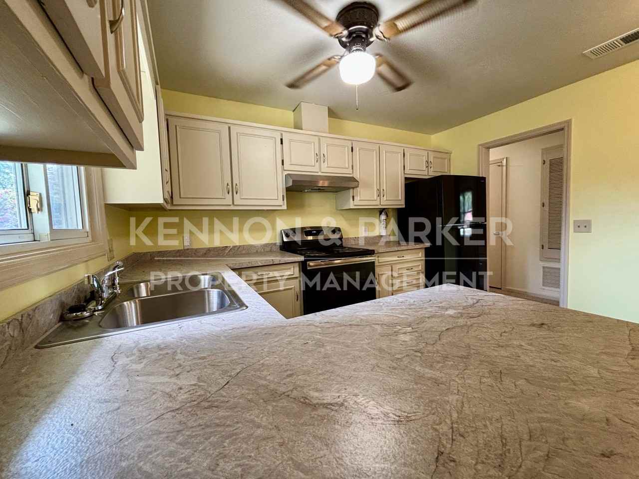 4508 Greenridge Dr - Photo 3 of 19