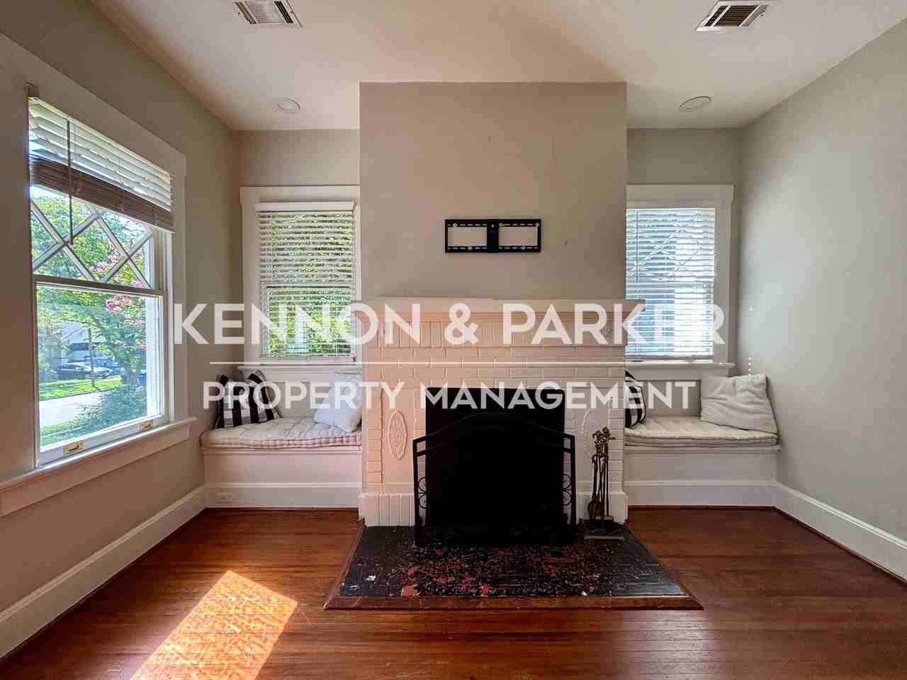 2413 18th Ave - Photo 4 of 23