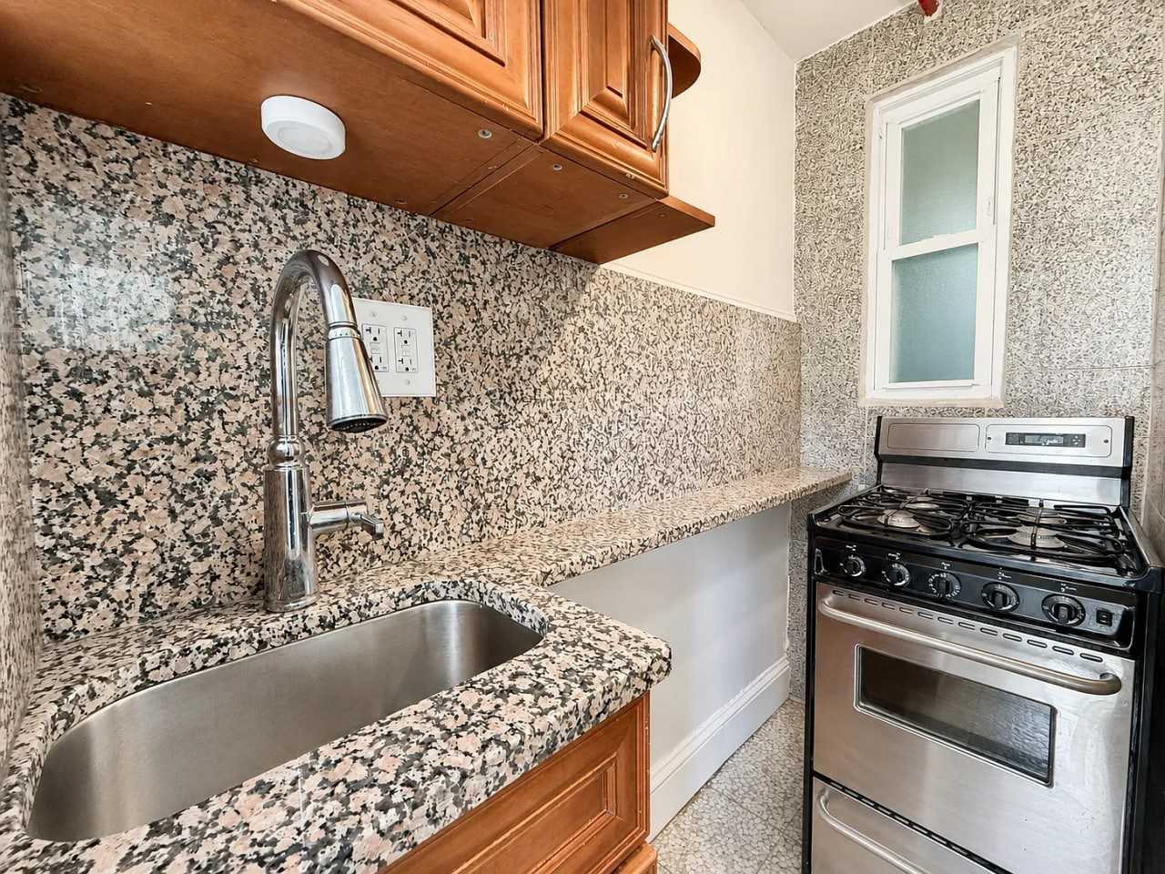 219 Hancock St #12H - Photo 4 of 4