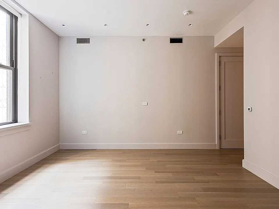 101 Barclay St Lbby - Photo 3 of 3