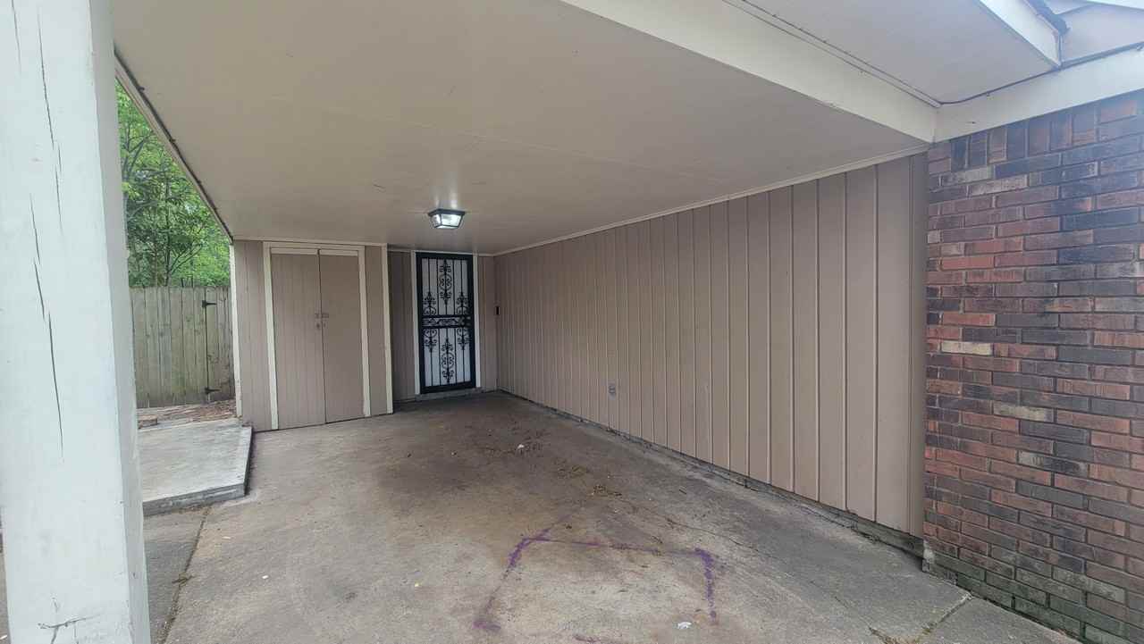 4945 Fernbrook Dr - Photo 2 of 24