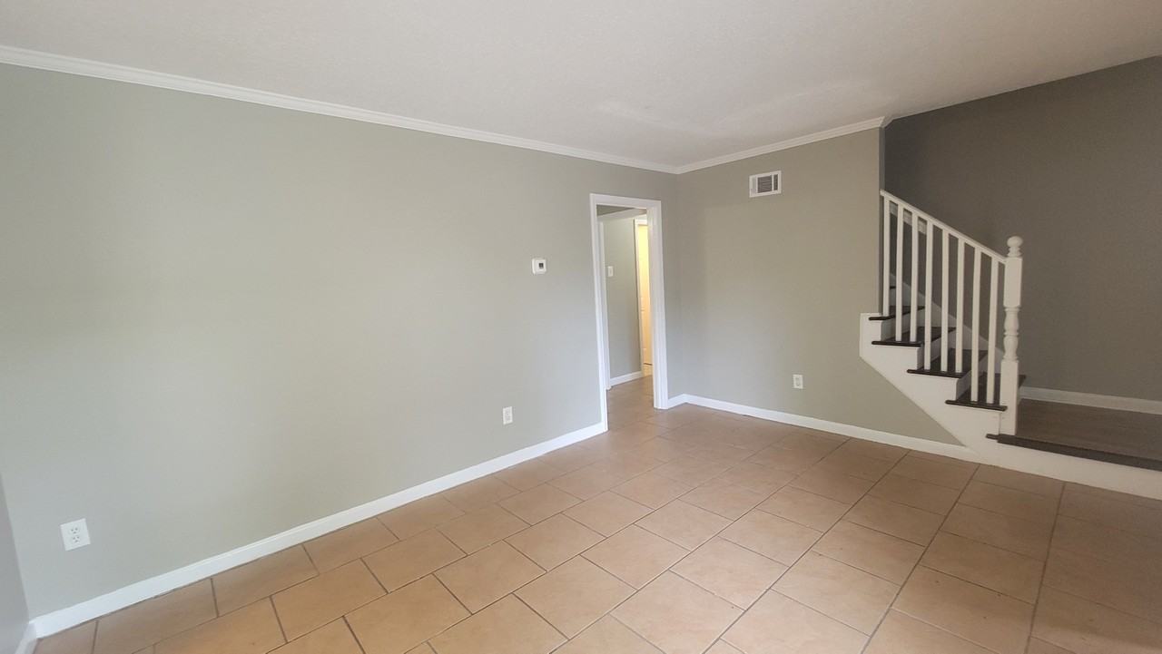 4945 Fernbrook Dr - Photo 4 of 24