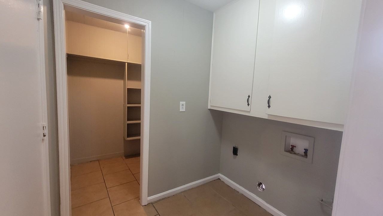 4945 Fernbrook Dr - Photo 7 of 24