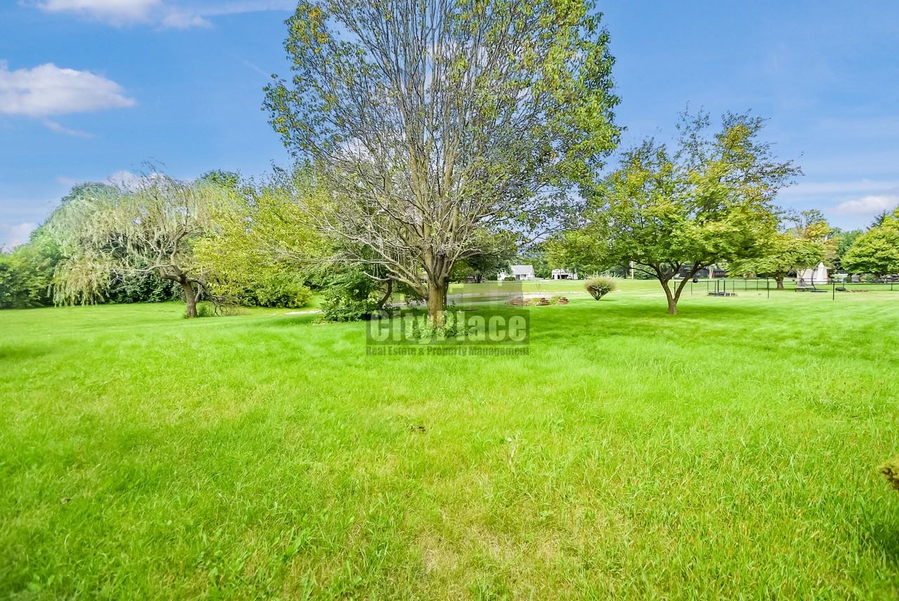 1394 Fall Ridge Dr - Photo 5 of 28