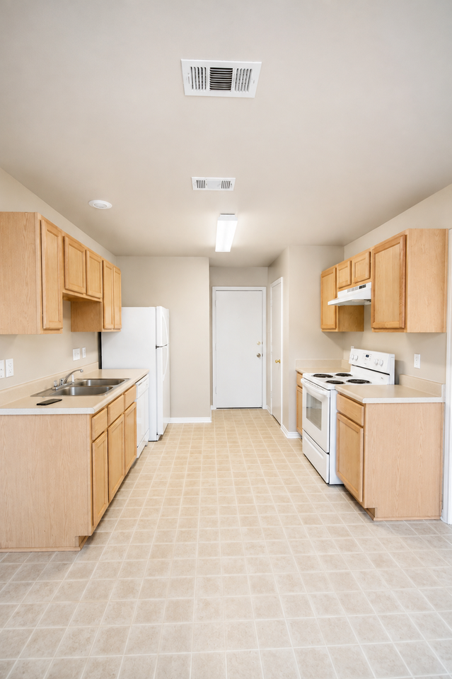 1714 Freedom Loop - Photo 4 of 19