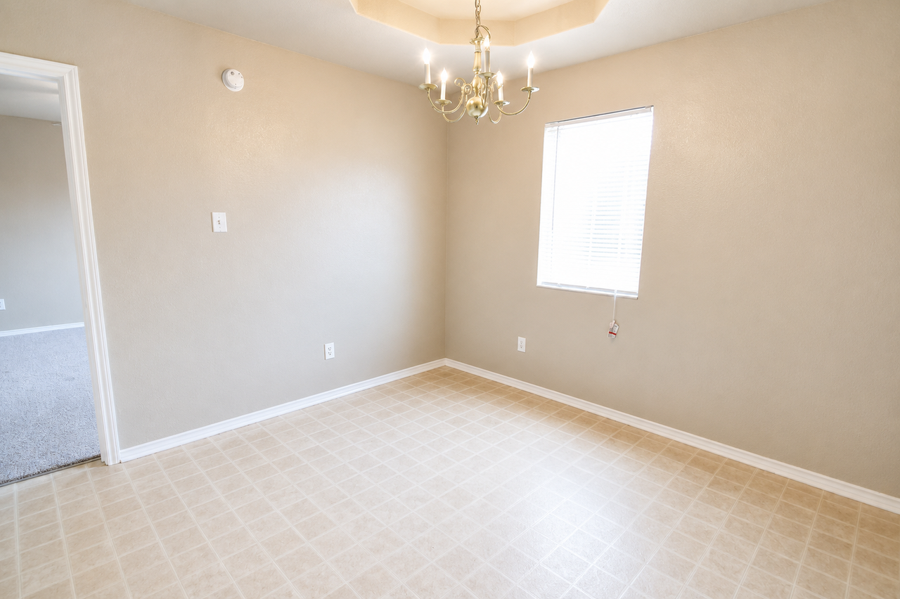 1714 Freedom Loop - Photo 5 of 19