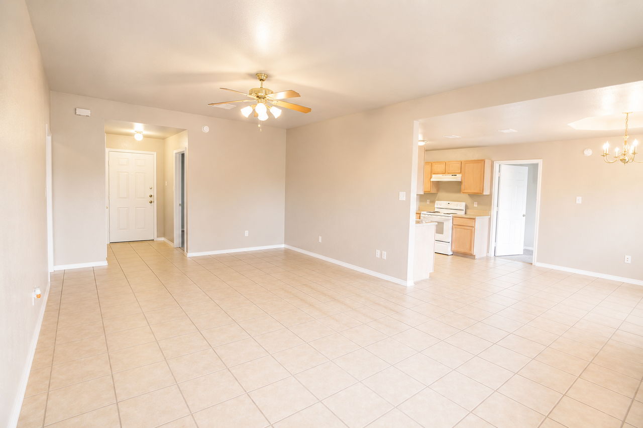 1714 Freedom Loop - Photo 7 of 19