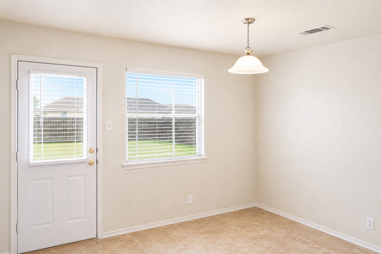 3902 John Haedge Dr - Photo 6 of 15