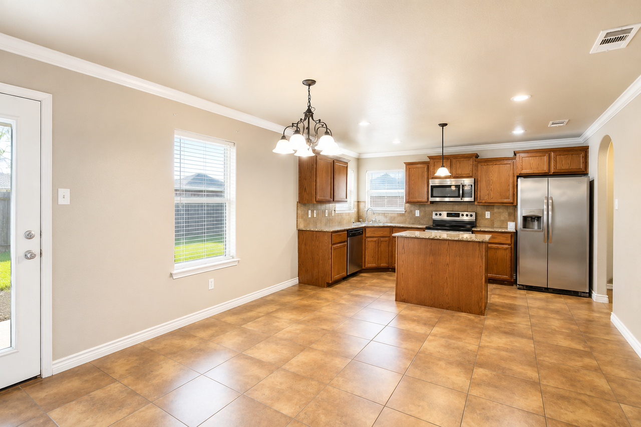 4009 Salt Fork Dr - Photo 4 of 17