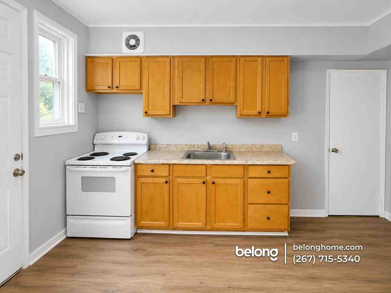 2607 S 62nd St - Photo 3 of 8