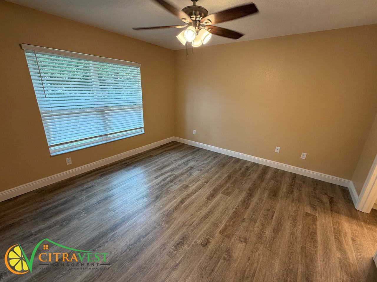 9121 N Hammond Way - Photo 5 of 15