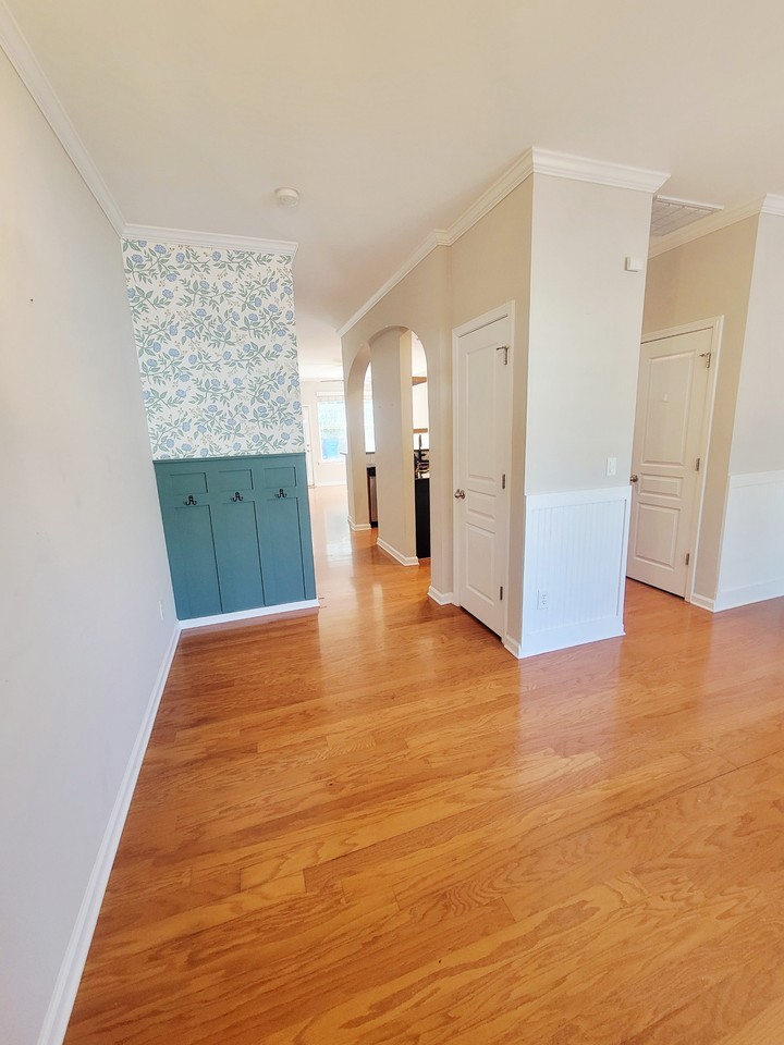 6058 Viking Dr - Photo 2 of 44