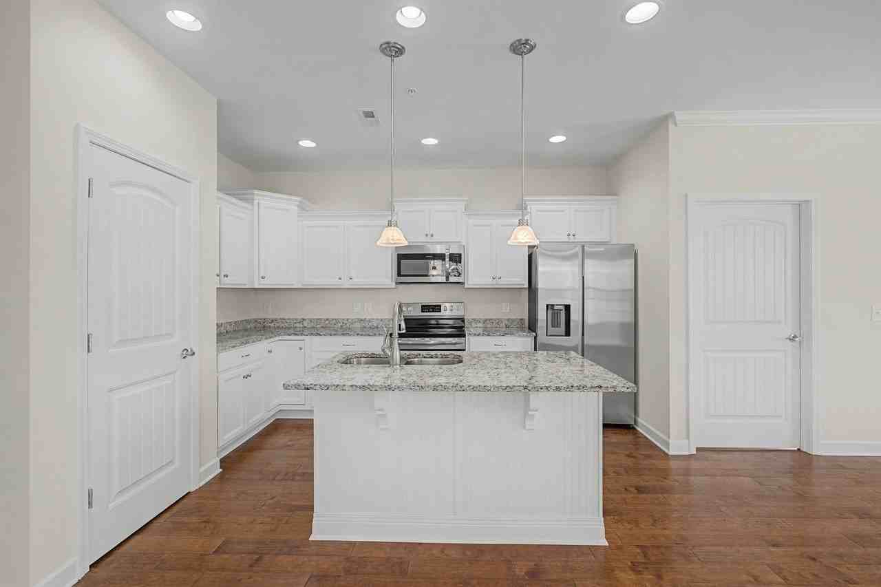 4590 Boxcroft Cir - Photo 5 of 28