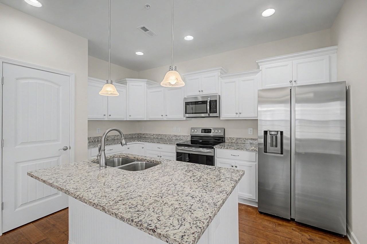 4590 Boxcroft Cir - Photo 6 of 28