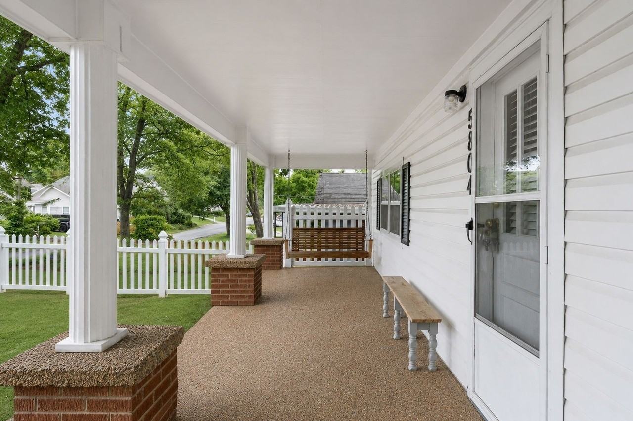 5804 Leslie Ave - Photo 3 of 27