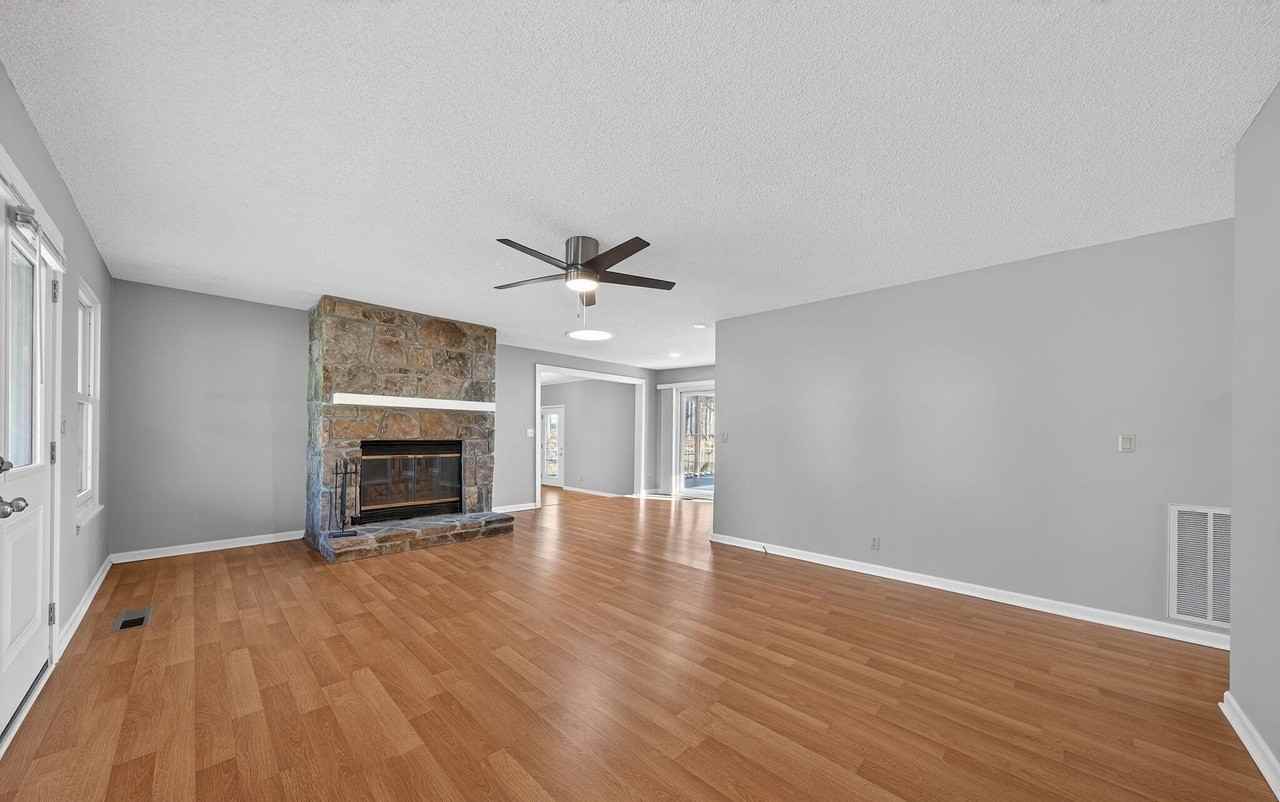 153 Glenwood Dr - Photo 2 of 30