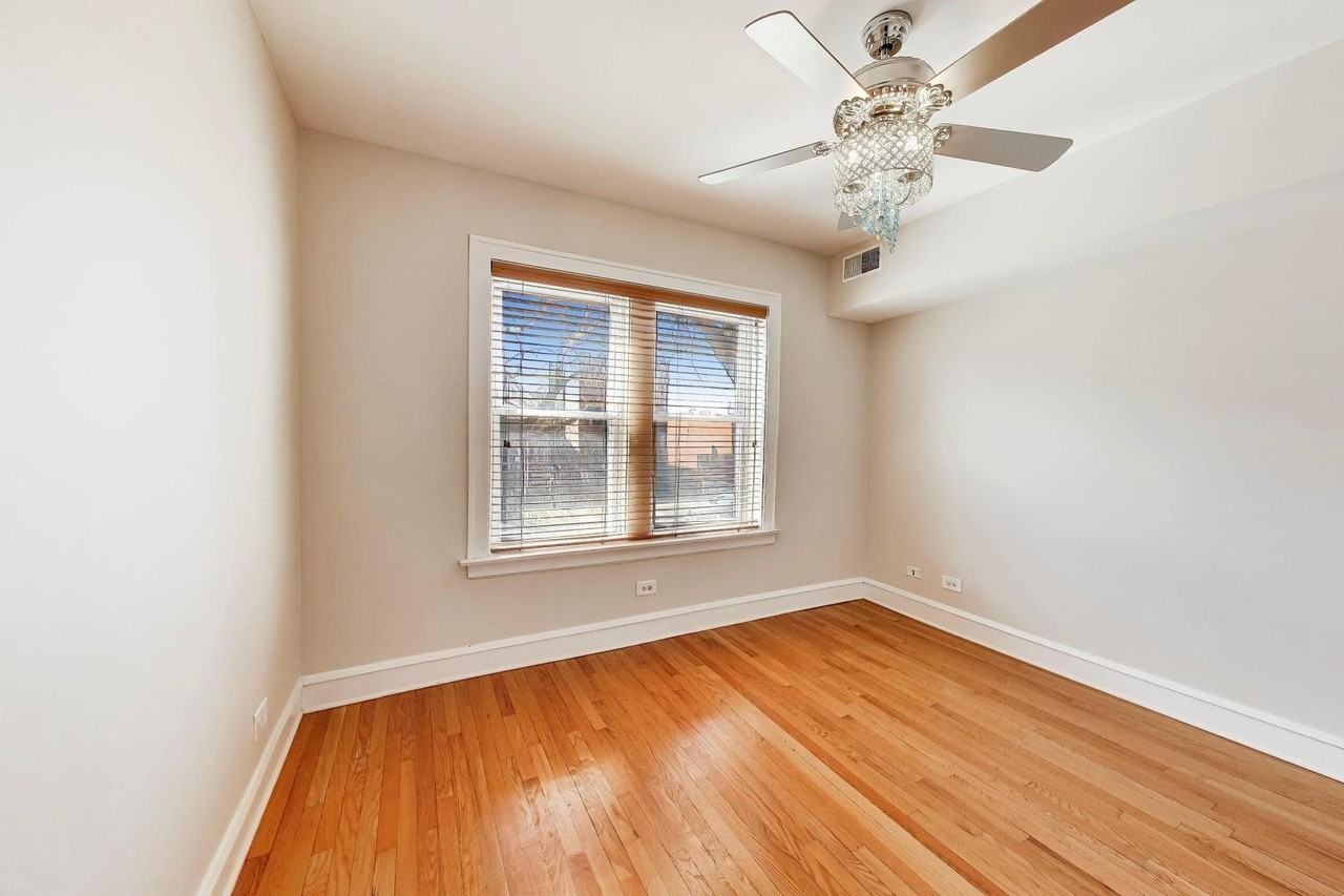 1734 W Foster Ave - Photo 7 of 24