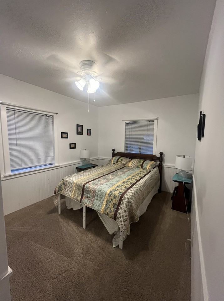 2204 Cottage Grove Ave - Photo 4 of 11