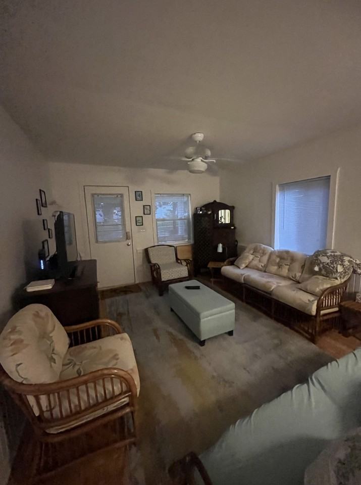 2204 Cottage Grove Ave - Photo 6 of 11