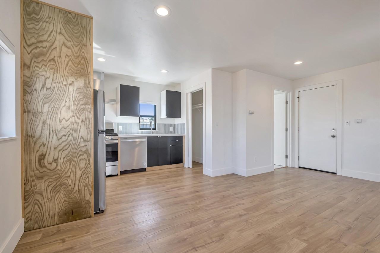 4211 Portola Dr - Photo 4 of 20