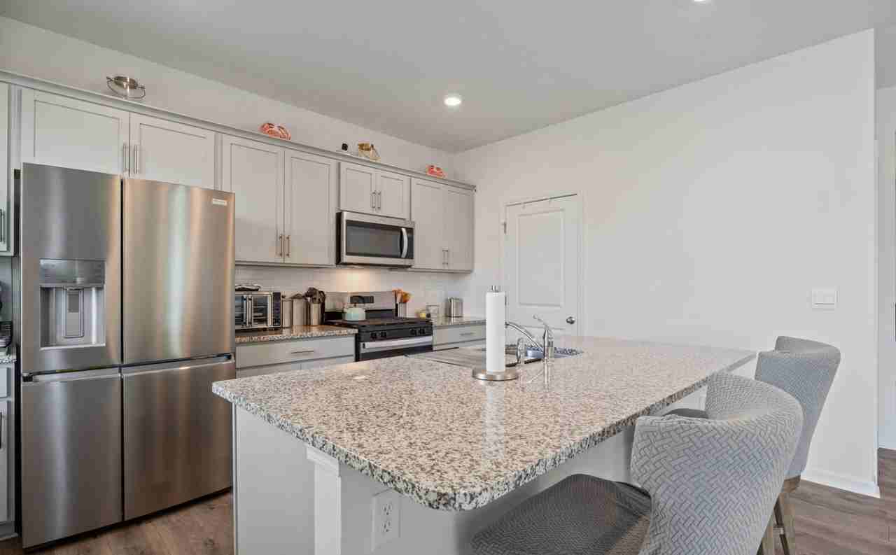 2406 Westwood Ave W - Photo 3 of 14