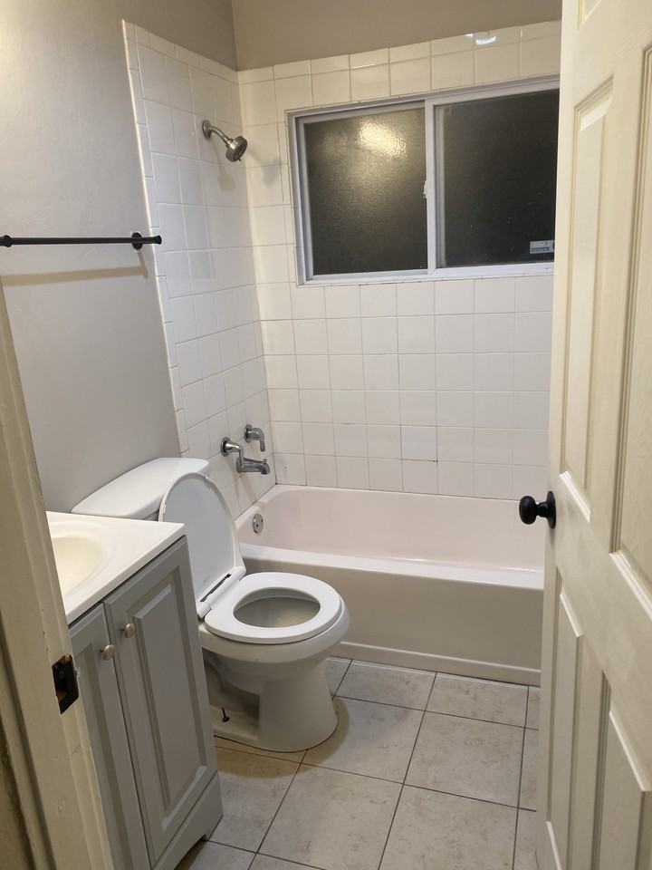 23 Connolly Dr - Photo 7 of 18